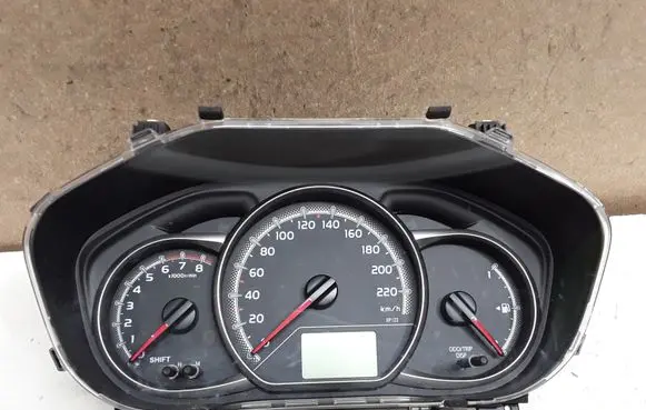 Toyota Yaris Speedometer (instrument cluster) 838000UB10