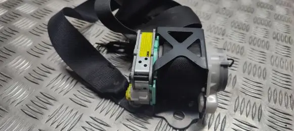 Toyota Verso Front seatbelt 732100F053