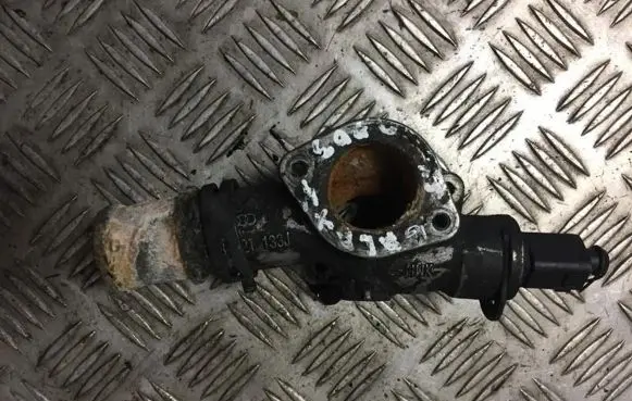 Ford Galaxy Engine coolant pipe/hose 038121133J