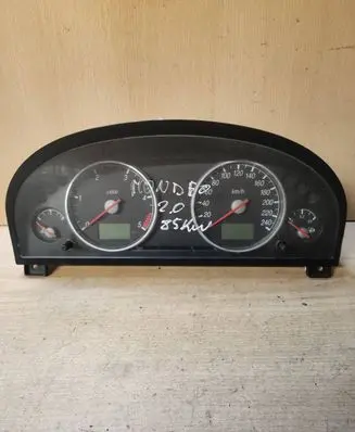 Ford Mondeo Mk III Speedometer (instrument cluster) 1S7F10841 44ZU187 6620