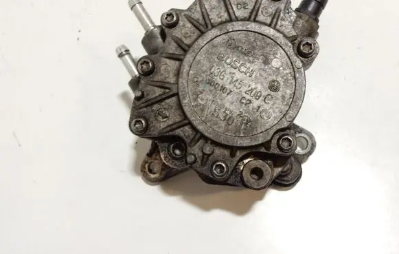 Volkswagen PASSAT B6 Fuel injection high pressure pump 03G145209 03G145209D 1411