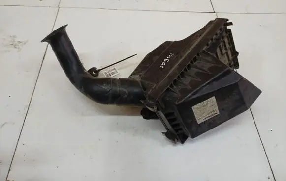 Nissan Almera Tino Air filter box 