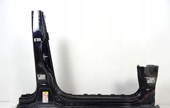 Volkswagen Touran III Pillar (middle) 