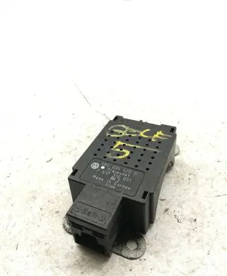 Volkswagen Golf V Bluetooth control unit module 5M0035570B 7617310031