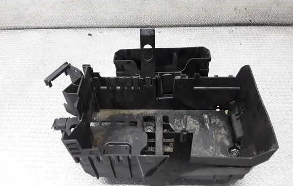 Battery tray