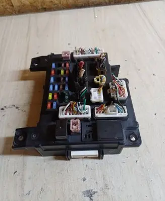 Mitsubishi Outlander Fuse module 8637A319 00123993 L8637002A