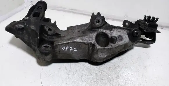 Nissan Qashqai Generator/alternator bracket 8200527320