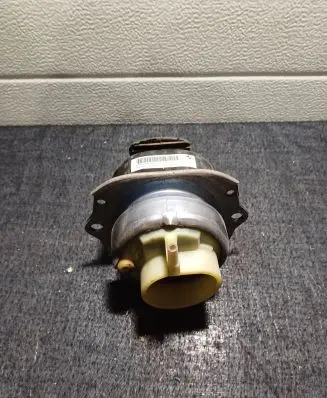 Engine mount bracket