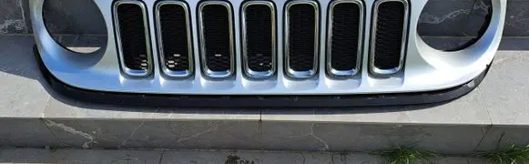 Jeep Renegade Front bumper upper radiator grill