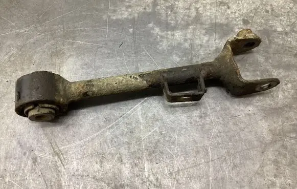 Honda CR-V Rear control arm