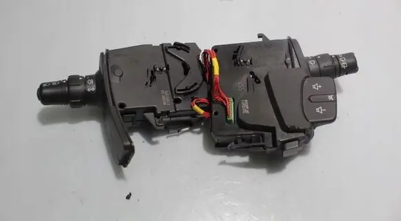 Renault Clio III Light switch 88103009340