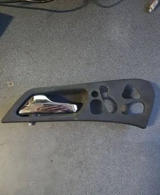 Mercedes-Benz C W203 Front door interior handle A3174