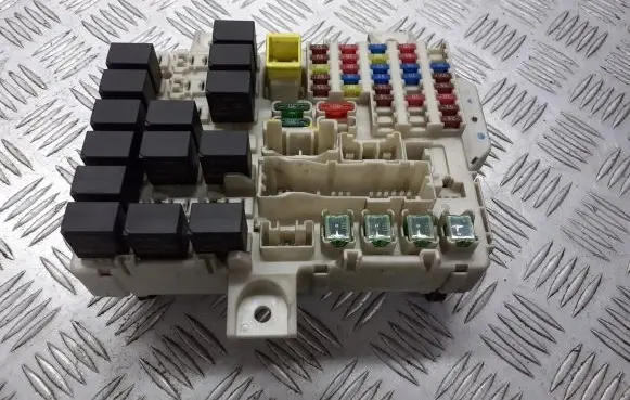 Mitsubishi Colt Fuse box set MN108319