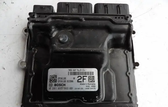 Renault Kadjar Engine control unit/module 237101118S 0281035669 2371011185