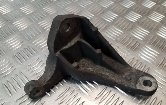Ford Focus Gearbox mounting bracket 3M516P093