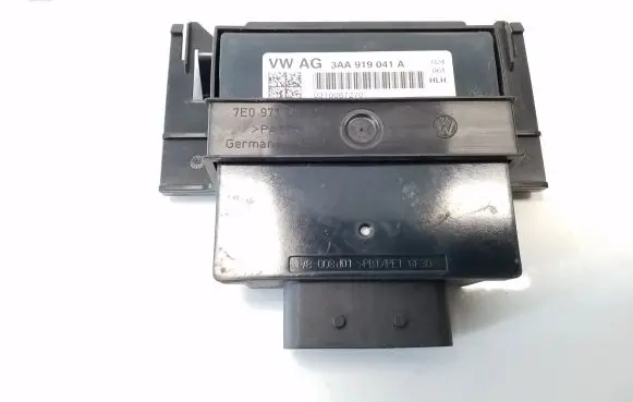 Volkswagen Tiguan Power management control unit 3AA919041A