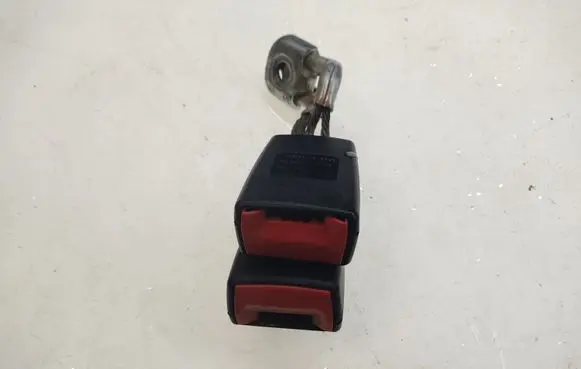 Volkswagen Golf VI Rear seatbelt buckle 1K0857739M