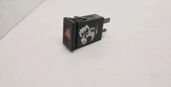 Volkswagen PASSAT B5 Hazard light switch