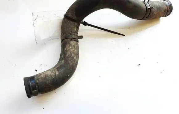 Engine coolant pipe/hose