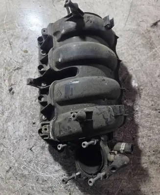 Volkswagen Golf SportWagen Intake manifold 036129711DE