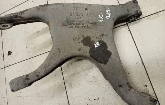 Audi A6 C7 Rear upper control arm/wishbone 8K0505311J