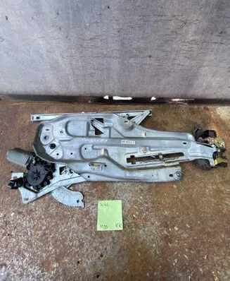 Renault Laguna I Front door window regulator with motor 