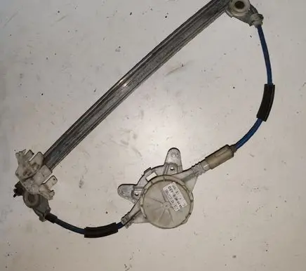 Rear door manual window regulator