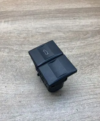 Ford Mondeo Mk III Tailgate/trunk/boot open switch FORDMONDEO