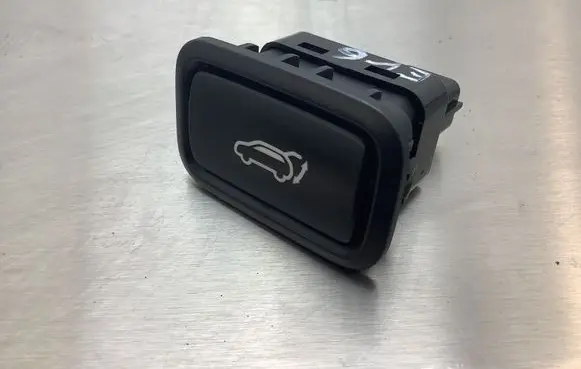 KIA EV6 Tailgate opening switch 120035778 2112080910