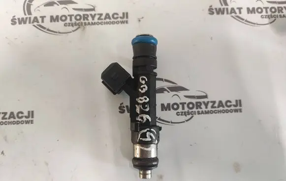 Opel Astra J Fuel injector 0280158205