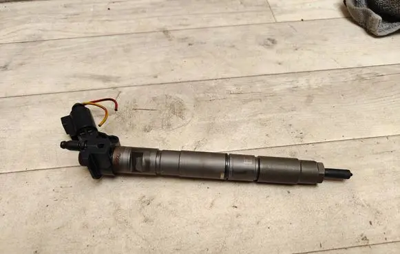 Audi A6 S6 C6 4F Fuel injector 059130277R 0445115019