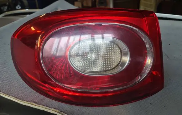 Volkswagen Tiguan Rear/tail lights 5N0945095H 104934 00969101