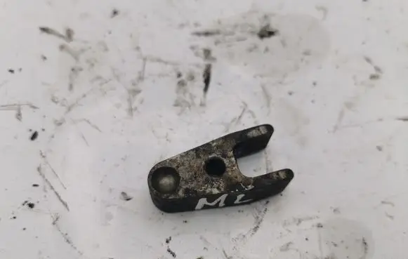 Mercedes-Benz ML W164 Fuel Injector clamp holder NOCODE