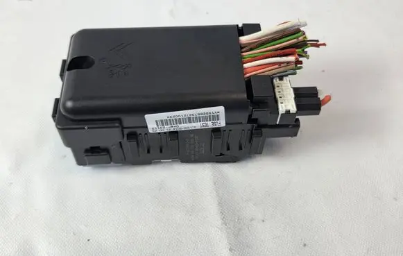 Citroen C4 II Picasso Fuse module 9665492680