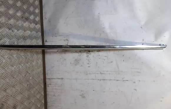 Mercedes-Benz E A207 Front door glass trim molding A2077200400