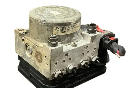Skoda Octavia Mk3 (5E) ABS Pump 3Q0907379T 3Q0614517T