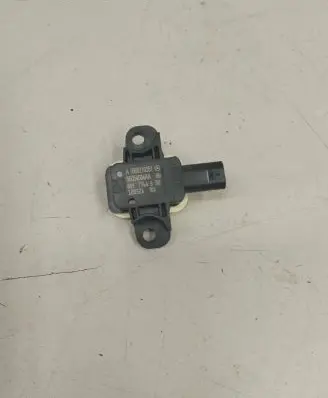 Mercedes-Benz B W246 W242 Airbag deployment crash/impact sensor A1668210351 56054084AA 0017761500