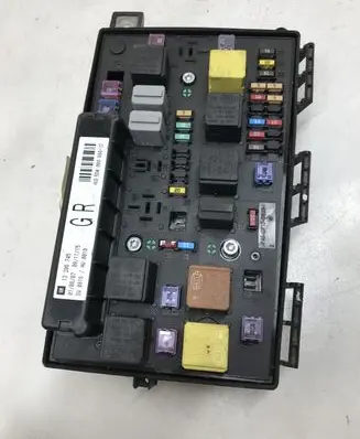 Opel Zafira B Fuse module