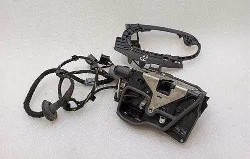 BMW 7 E65 E66 Coupe door lock (next to the handle) 7202137