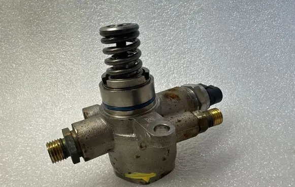 Fuel injection high pressure pump