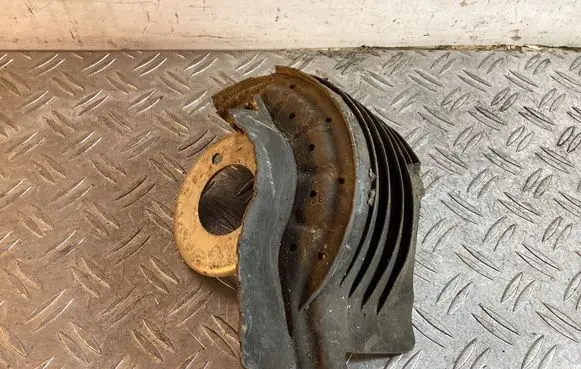 Porsche Macan (95B) Coil spring/strut mount 8R0511539C
