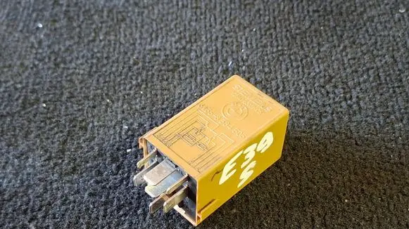 BMW 5 E39 Other relay 8384505