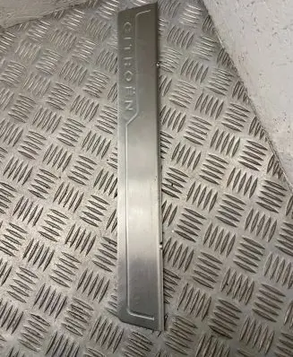 Citroen C4 I Picasso Front sill trim cover 96590483ZC