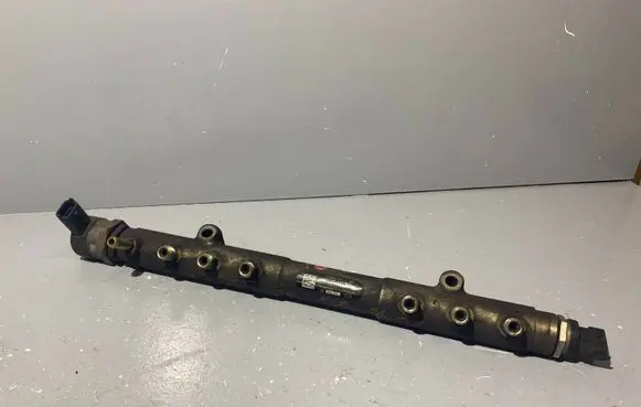 Volvo XC90 Fuel main line pipe 30757146 0445215023