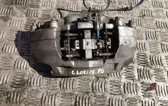 Mercedes-Benz C W205 Front brake caliper