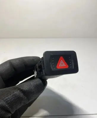 Volkswagen Golf IV Hazard light switch 146953235B