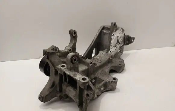 Volkswagen Transporter - Caravelle T5 Generator/alternator bracket 03L903143