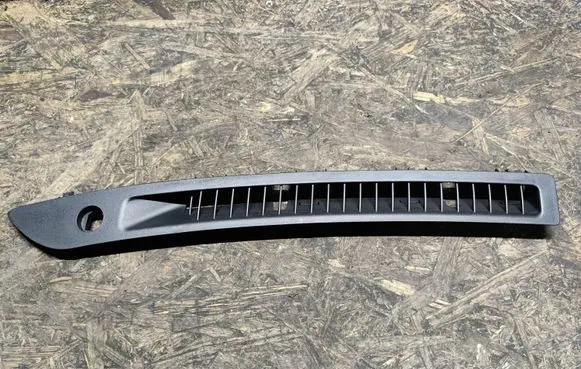 Infiniti Q70 Y51 Dash center air vent grill 687431MA0A P10820B34000