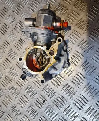 Audi Q3 8U Vacuum pump 06J145100F 06H127025Q