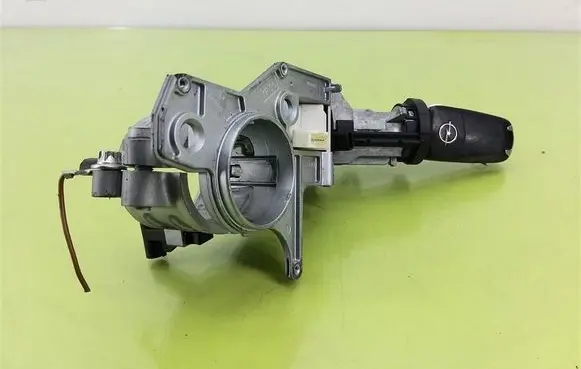Opel Astra H Ignition lock N0501881